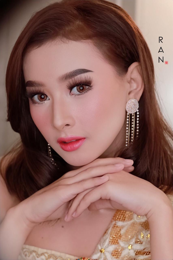 Thai wedding makeup by Natcha Makeup Studio - 004 Thai wedding makeup by Natcha Makeup Studio - 004