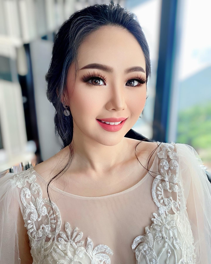 Grace Bride Makeup by Natcha Makeup Studio - 002 Grace Bride Makeup by Natcha Makeup Studio - 002