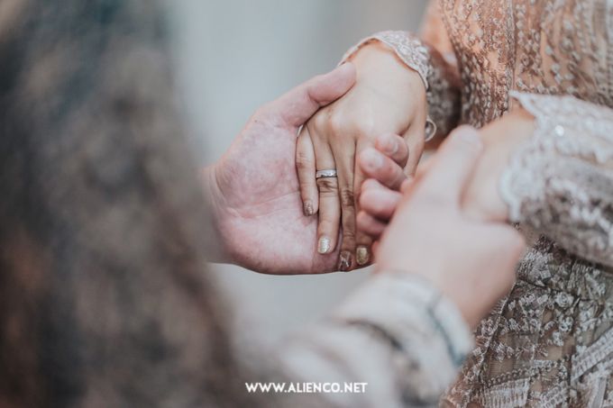 The Engagement of Andari & Fatahillah by alienco photography - 033 The Engagement of Andari & Fatahillah by alienco photography - 033