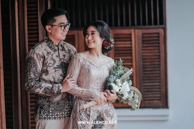 The Engagement of Andari & Fatahillah by alienco photography - 039