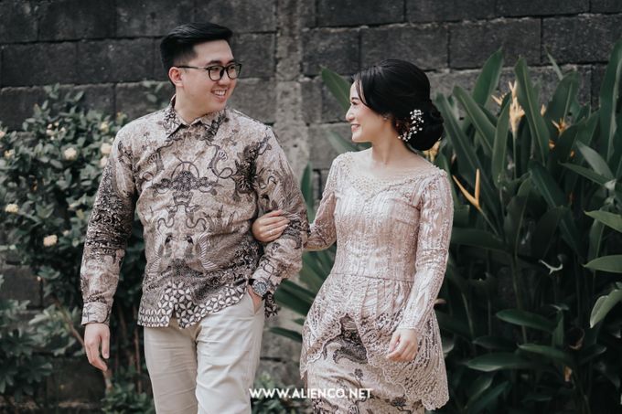 The Engagement of Andari & Fatahillah by alienco photography - 042