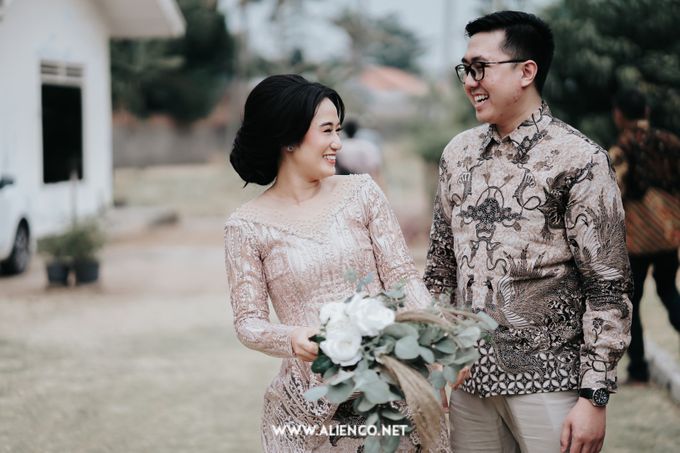 The Engagement of Andari & Fatahillah by alienco photography - 048