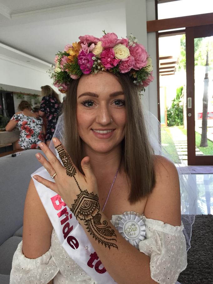 Henna session for Bridal Shower by Nirvana Henna by Shinta - 001 Henna session for Bridal Shower by Nirvana Henna by Shinta - 001