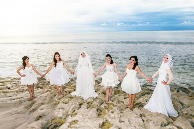 Noviana and Bridesmaids by Michelle Ann Bridal House - 009