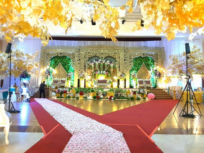 Modern Wedding Decoration by BRAJA MUSTIKA Hotel & Convention Centre - 008