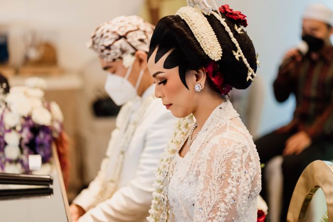 Octa & Lenggo Wedding at JS Luwansa Jakarta by Kynara Roemah Penganten - 010 Octa & Lenggo Wedding at JS Luwansa Jakarta by Kynara Roemah Penganten - 010