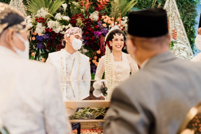 Octa & Lenggo Wedding at JS Luwansa Jakarta by Kynara Roemah Penganten - 015 Octa & Lenggo Wedding at JS Luwansa Jakarta by Kynara Roemah Penganten - 015