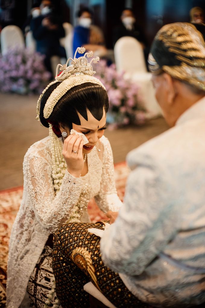 Octa & Lenggo Wedding at JS Luwansa Jakarta by Kynara Roemah Penganten - 020 Octa & Lenggo Wedding at JS Luwansa Jakarta by Kynara Roemah Penganten - 020
