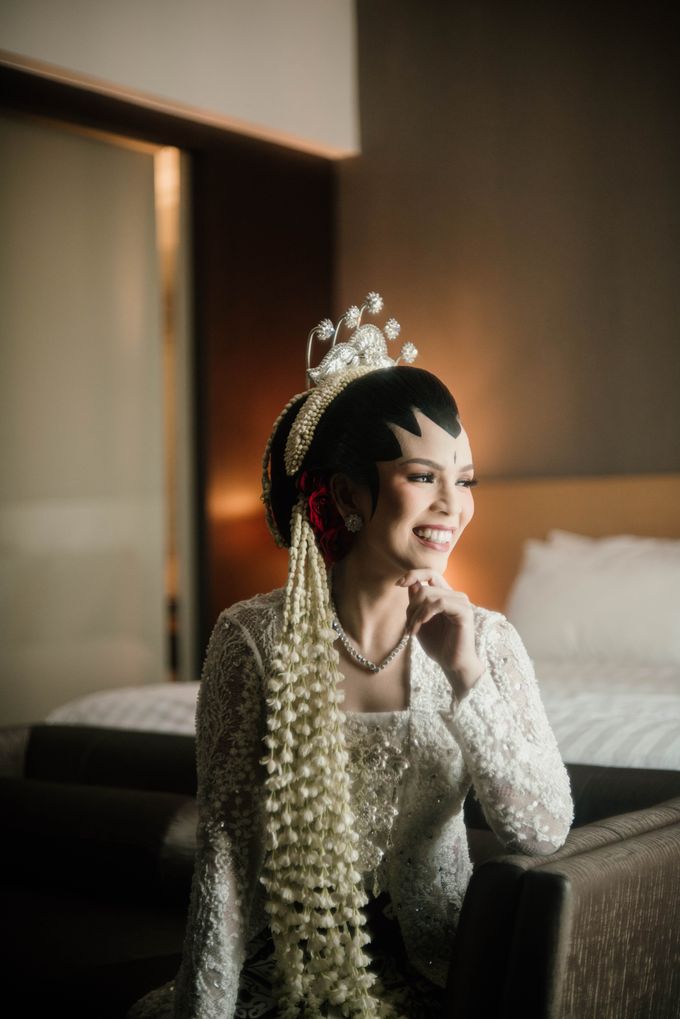 Octa & Lenggo Wedding at JS Luwansa Jakarta by Kynara Roemah Penganten - 033 Octa & Lenggo Wedding at JS Luwansa Jakarta by Kynara Roemah Penganten - 033