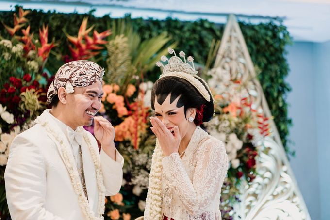 Octa & Lenggo Wedding at JS Luwansa Jakarta by Kynara Roemah Penganten - 038 Octa & Lenggo Wedding at JS Luwansa Jakarta by Kynara Roemah Penganten - 038
