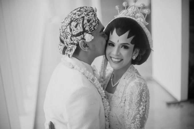 Octa & Lenggo Wedding at JS Luwansa Jakarta by Toscana Music Entertainment - 041 Octa & Lenggo Wedding at JS Luwansa Jakarta by Toscana Music Entertainment - 041