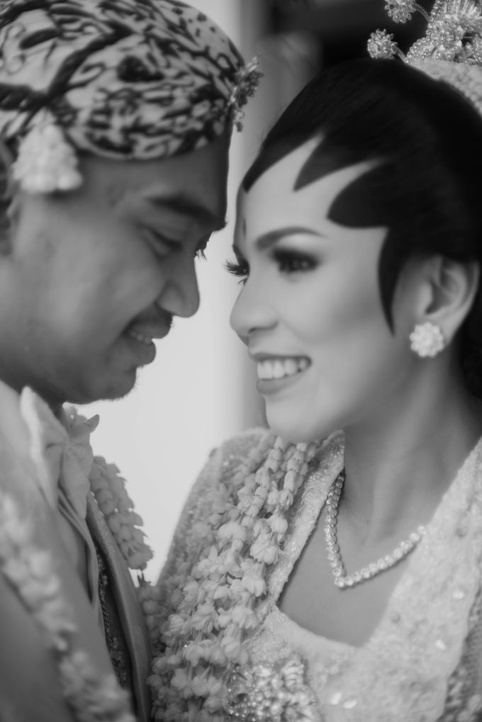 Octa & Lenggo Wedding at JS Luwansa Jakarta by Kynara Roemah Penganten - 042 Octa & Lenggo Wedding at JS Luwansa Jakarta by Kynara Roemah Penganten - 042