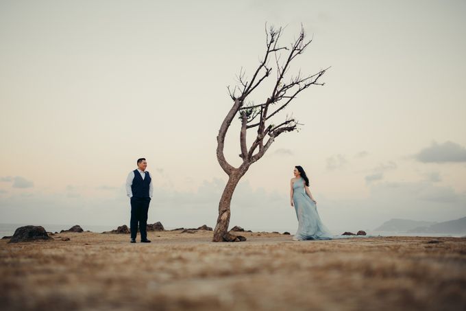 Destination Prewedding Lombok with Diverse Magnificent Landscapes by fire, wood & earth - 001 Destination Prewedding Lombok with Diverse Magnificent Landscapes by fire, wood & earth - 001