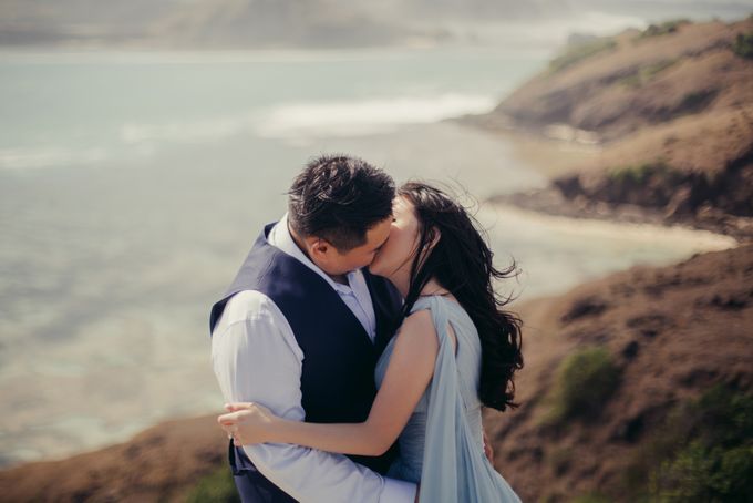 Destination Prewedding Lombok with Diverse Magnificent Landscapes by fire, wood & earth - 012 Destination Prewedding Lombok with Diverse Magnificent Landscapes by fire, wood & earth - 012