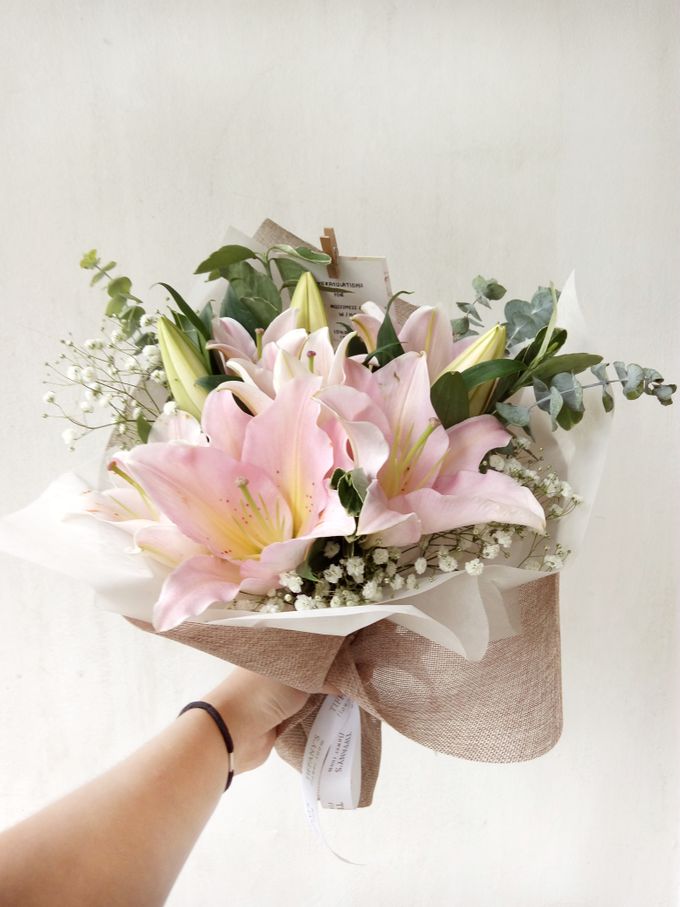 Gift Bouquet by Tiffany's Flower Room - 010 Gift Bouquet by Tiffany's Flower Room - 010