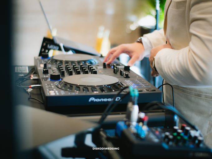 Glasshouse Ritz-Carlton | Al & Adith by diskodiwedding - 012 Glasshouse Ritz-Carlton | Al & Adith by diskodiwedding - 012