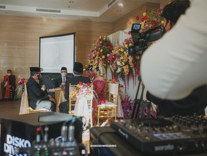 Glasshouse Ritz-Carlton | Al & Adith by diskodiwedding - 013