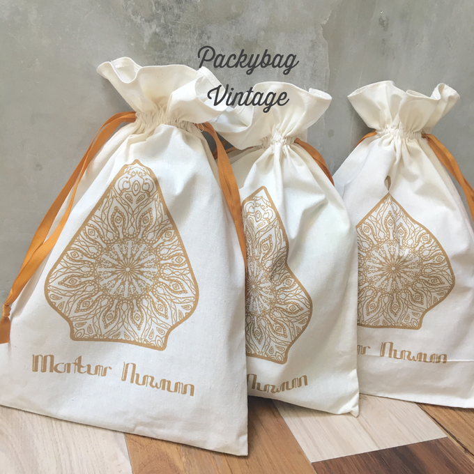 Kanty & Bambang Wedding // Siraman by Packy Bag Vintage - 004