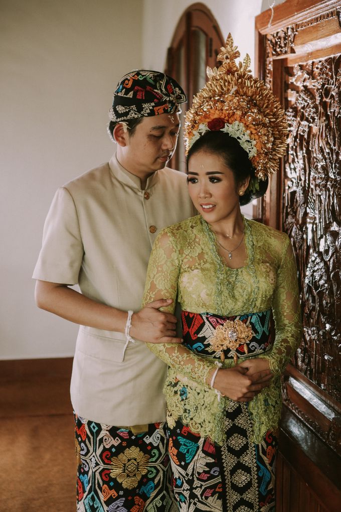 Balinese Wedding Ceremony Of Mega & Terry by MOMENTO PHOTOGRAPHY - 010 Balinese Wedding Ceremony Of Mega & Terry by MOMENTO PHOTOGRAPHY - 010