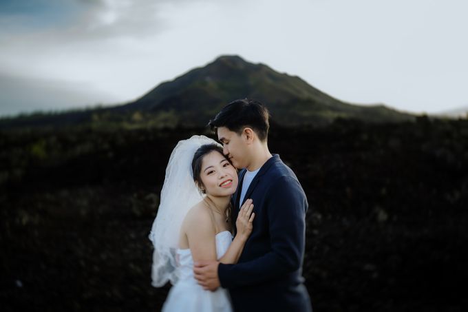 Prewedding of Hengky & Iris at Mount Batur Bali by Warna Project - 031