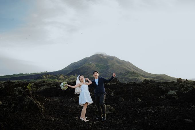 Prewedding of Hengky & Iris at Mount Batur Bali by Warna Project - 035