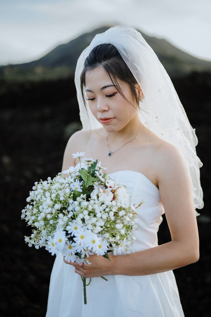 Prewedding of Hengky & Iris at Mount Batur Bali by Warna Project - 042