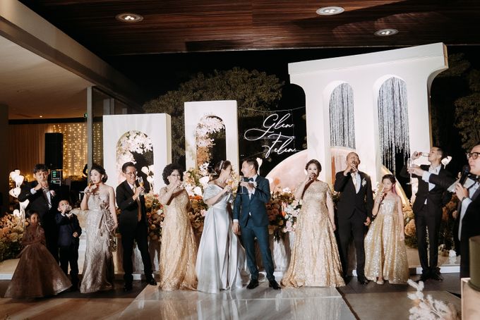 Glen & Felienda Wedding Decoration at Hilton Pool by Testimo Wedding Planner & Organizer - 001