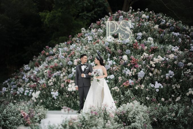 Peter & Selly Wedding Decoration at Gedong Putih by Everglow Pagar Ayu - 037 Peter & Selly Wedding Decoration at Gedong Putih by Everglow Pagar Ayu - 037