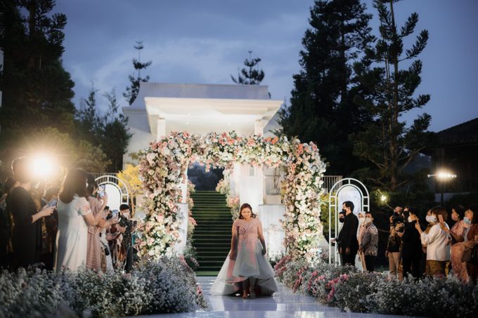 Peter & Selly Wedding Decoration at Gedong Putih by Everglow Pagar Ayu - 041