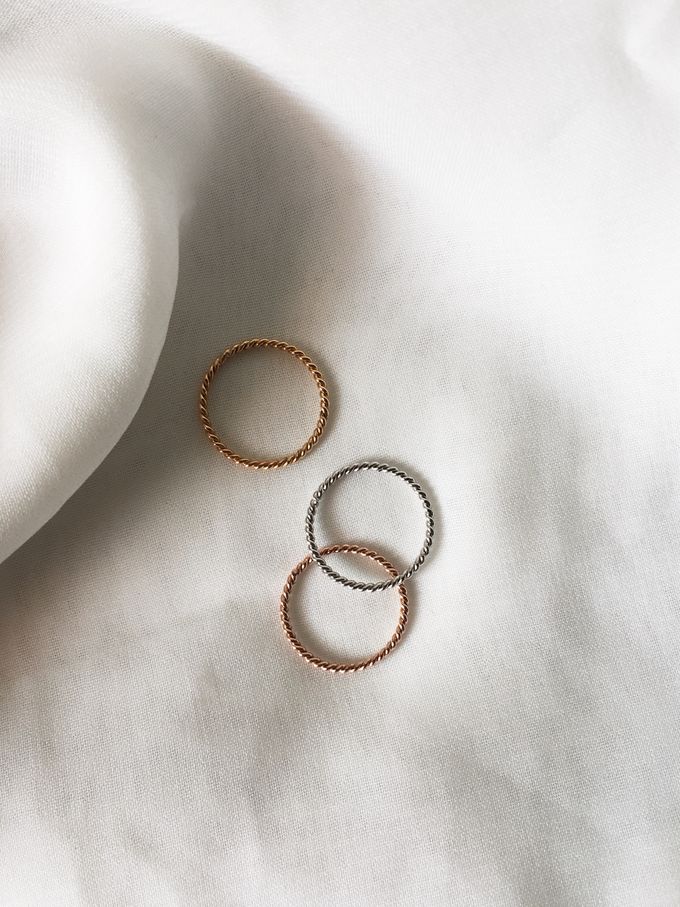 Elyse - Custom Fine Gold Ring - Twirl Ring by AEROCULATA - 001 Elyse - Custom Fine Gold Ring - Twirl Ring by AEROCULATA - 001