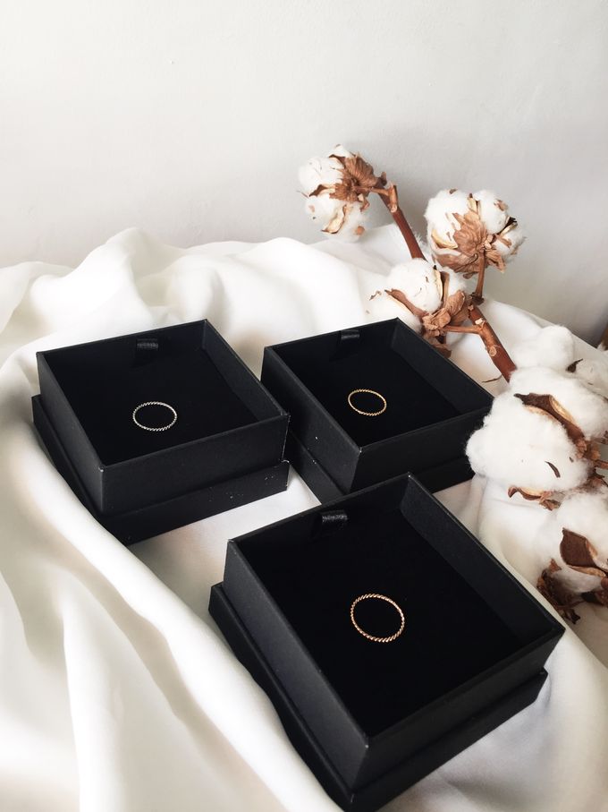 Elyse - Custom Fine Gold Ring - Twirl Ring by AEROCULATA - 004 Elyse - Custom Fine Gold Ring - Twirl Ring by AEROCULATA - 004