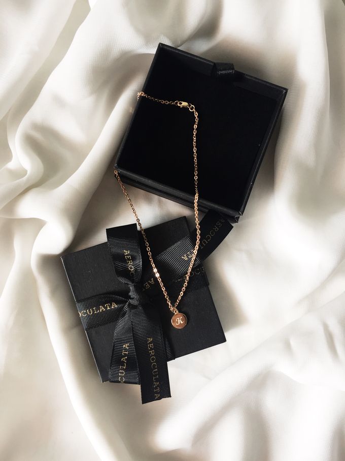 Marizka - 18ct Fine Gold Circle Necklace by AEROCULATA - 002 Marizka - 18ct Fine Gold Circle Necklace by AEROCULATA - 002