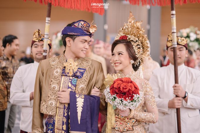 Compilation of Balinese Wedding at 9th and 10th Floor by Dwi Tunggal Citra Catering - 009 Compilation of Balinese Wedding at 9th and 10th Floor by Dwi Tunggal Citra Catering - 009