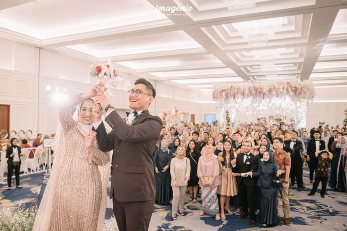 Compilation of Hand-Bouquet Toss Event by Menara Mandiri by IKK Wedding (ex. Plaza Bapindo) - 001 Compilation of Hand-Bouquet Toss Event by Menara Mandiri by IKK Wedding (ex. Plaza Bapindo) - 001