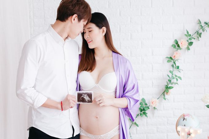 Couple Maternity Boudoir by Bells & Birds - 001 Couple Maternity Boudoir by Bells & Birds - 001