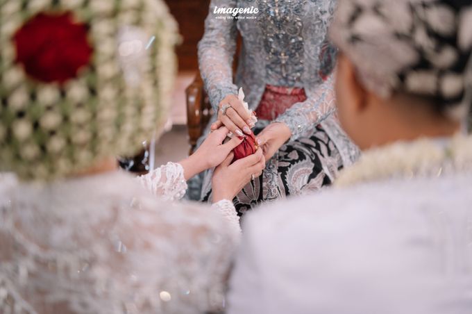 Panggih Ceremony of Rizka & Rizky at Assembly Hall Menara Mandiri 10th Floor by Menara Mandiri by IKK Wedding (ex. Plaza Bapindo) - 006 Panggih Ceremony of Rizka & Rizky at Assembly Hall Menara Mandiri 10th Floor by Menara Mandiri by IKK Wedding (ex. Plaza Bapindo) - 006