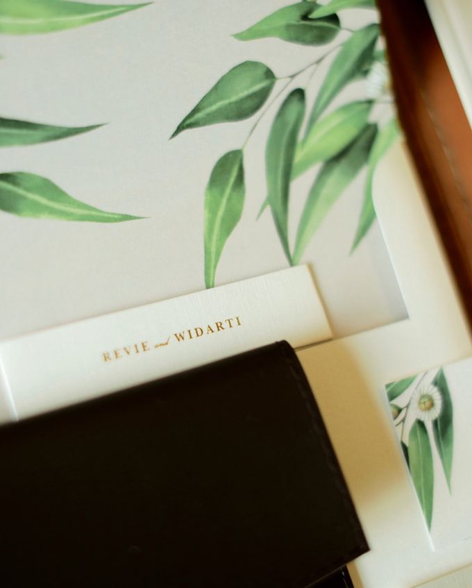Revie & Widarti - Wedding Day by Wong Hang Distinguished Tailor - 003 Revie & Widarti - Wedding Day by Wong Hang Distinguished Tailor - 003