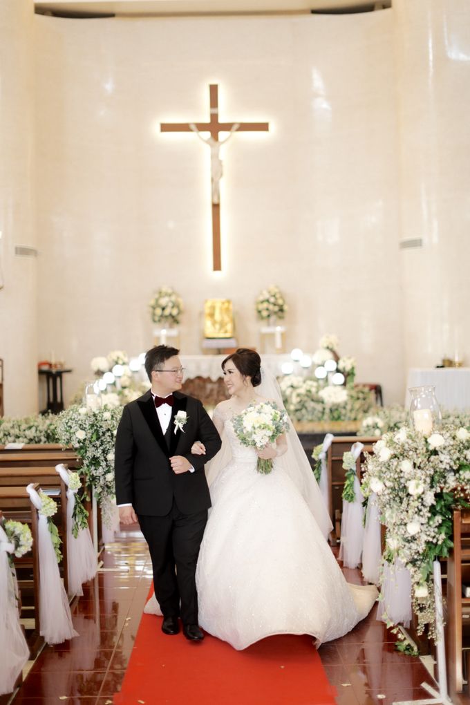 Revie & Widarti - Wedding Day by Wong Hang Distinguished Tailor - 016