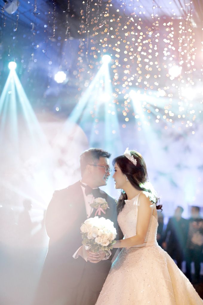 Revie & Widarti - Wedding Day by Wong Hang Distinguished Tailor - 042 Revie & Widarti - Wedding Day by Wong Hang Distinguished Tailor - 042