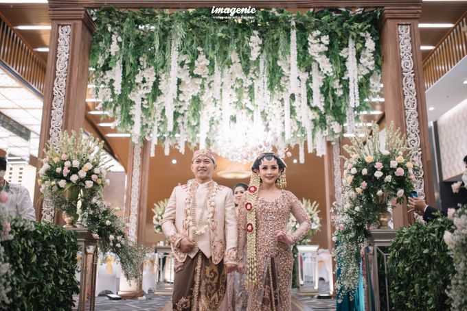 JAWA WEDDING OF RIZKA % RIZKY by Menara Mandiri by IKK Wedding - 010