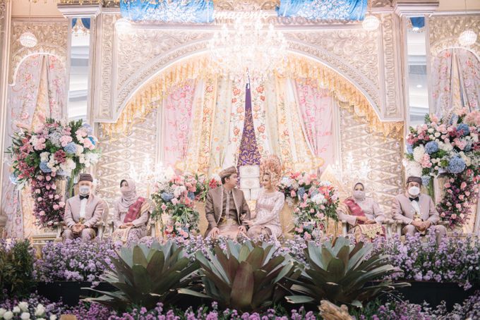 New Normal Minang Wedding Of Febrina & Reza by Menara Mandiri by IKK Wedding (ex. Plaza Bapindo) - 026 New Normal Minang Wedding Of Febrina & Reza by Menara Mandiri by IKK Wedding (ex. Plaza Bapindo) - 026