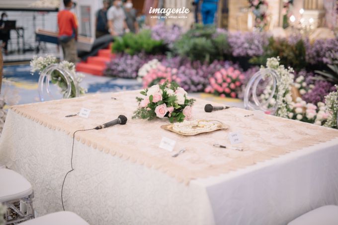 New Normal Minang Wedding Of Febrina & Reza by Menara Mandiri by IKK Wedding (ex. Plaza Bapindo) - 038 New Normal Minang Wedding Of Febrina & Reza by Menara Mandiri by IKK Wedding (ex. Plaza Bapindo) - 038