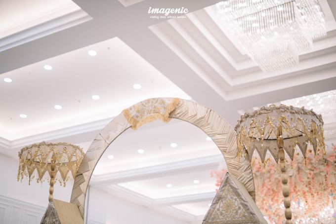 New Normal Minang Wedding Of Febrina & Reza by Menara Mandiri by IKK Wedding (ex. Plaza Bapindo) - 040 New Normal Minang Wedding Of Febrina & Reza by Menara Mandiri by IKK Wedding (ex. Plaza Bapindo) - 040