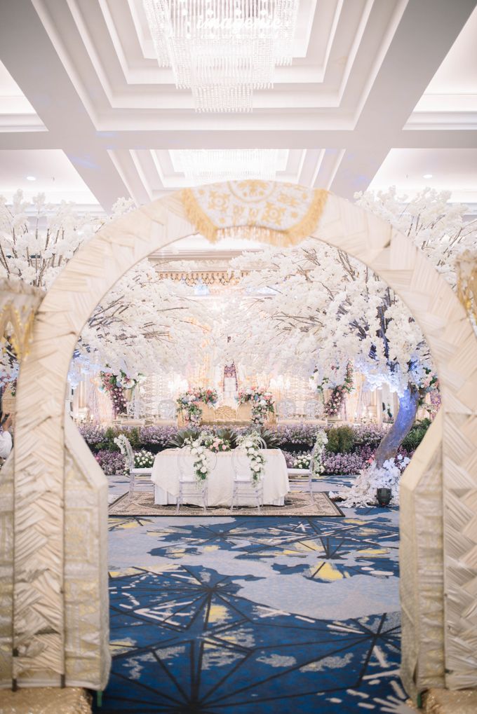 New Normal Minang Wedding Of Febrina & Reza by Menara Mandiri by IKK Wedding (ex. Plaza Bapindo) - 003 New Normal Minang Wedding Of Febrina & Reza by Menara Mandiri by IKK Wedding (ex. Plaza Bapindo) - 003
