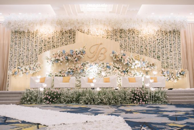 THE WEDDING OF BELLA & INDERA - MENARA MANDIRI 9F by Alfabet Catering - 002