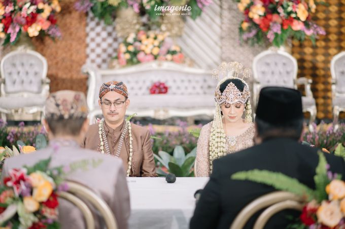 SUNDANESE AKAD OF FIQRI & VITRI by Menara Mandiri by IKK Wedding - 007