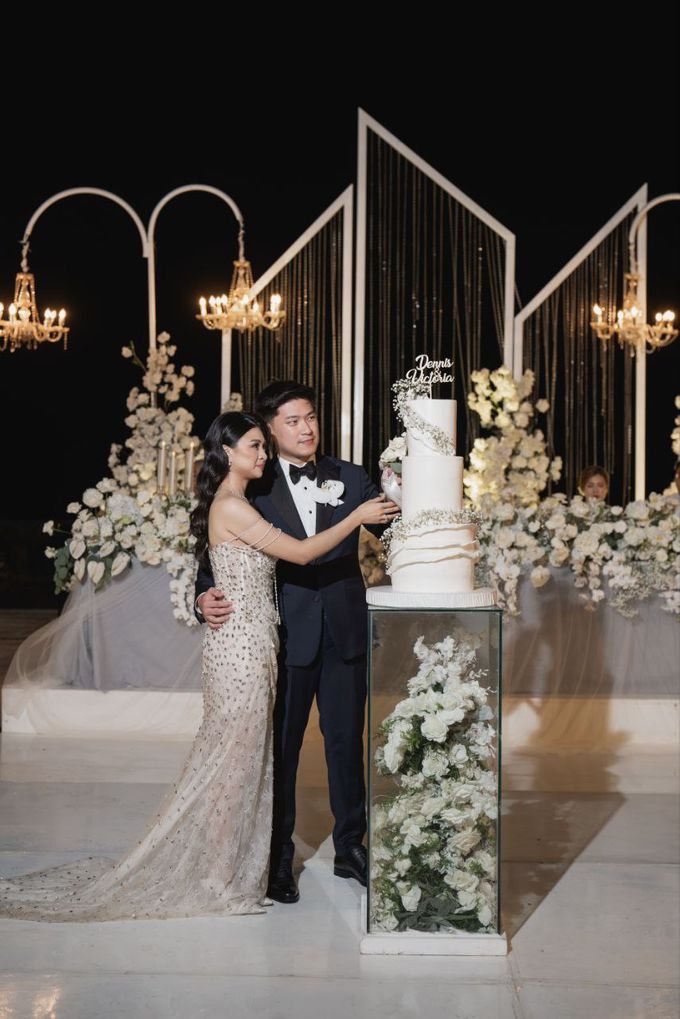 Wedding of Dennis & Victoria by Ixora Cakes - 001