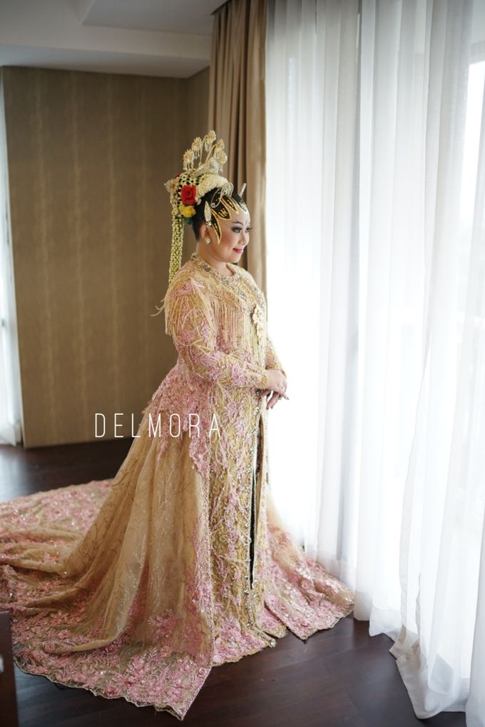 WEDDING PARTY KEBAYA MODERN / TRADISIONAL by DELMORA - 010 WEDDING PARTY KEBAYA MODERN / TRADISIONAL by DELMORA - 010