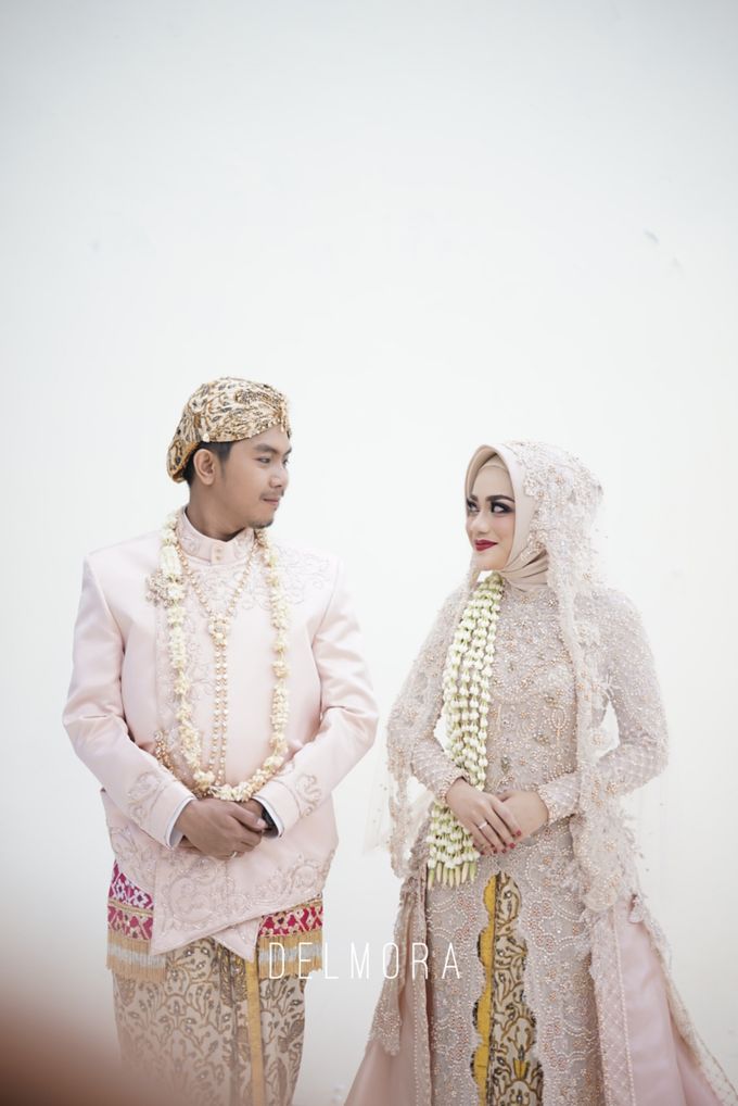 WEDDING PARTY KEBAYA MODERN / TRADISIONAL by DELMORA - 009 WEDDING PARTY KEBAYA MODERN / TRADISIONAL by DELMORA - 009