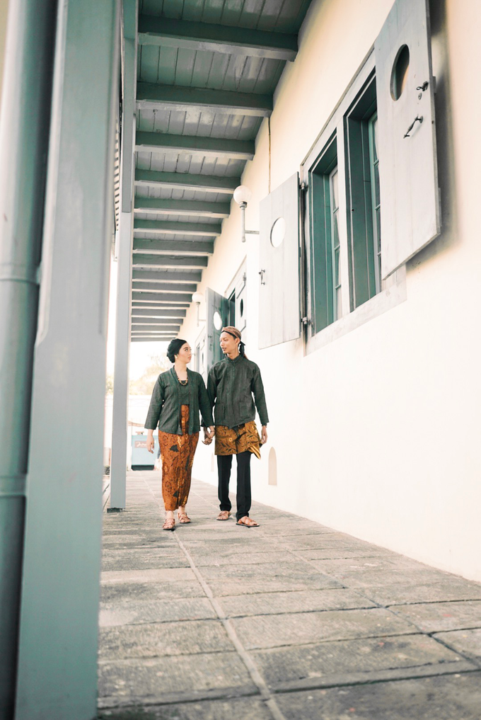 Anggi + Kukuh Pre-Wedding - Javenese Concept by Photolagi.id - 011 Anggi + Kukuh Pre-Wedding - Javenese Concept by Photolagi.id - 011